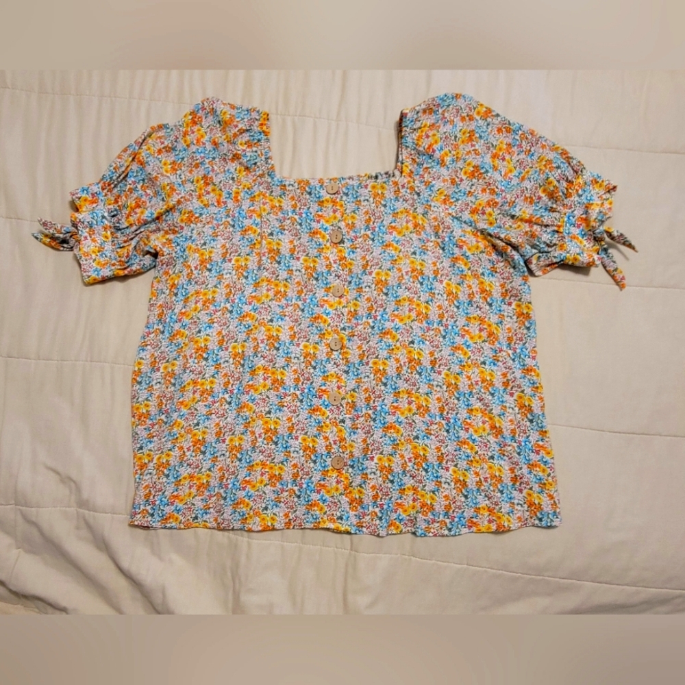 Lauren Conrad Women's 1x, multicolored,  S/S blouse. Like new.